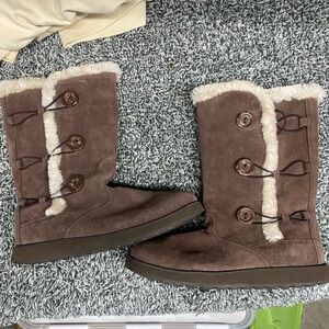Skechers soft Sherpa boots size 11
